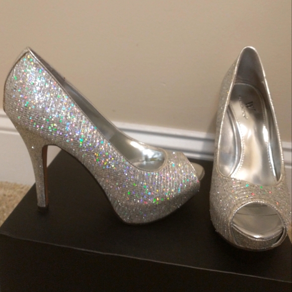 Worthington Shoes - Worthington Elegant Glitter Silver Peep-Toe Heels